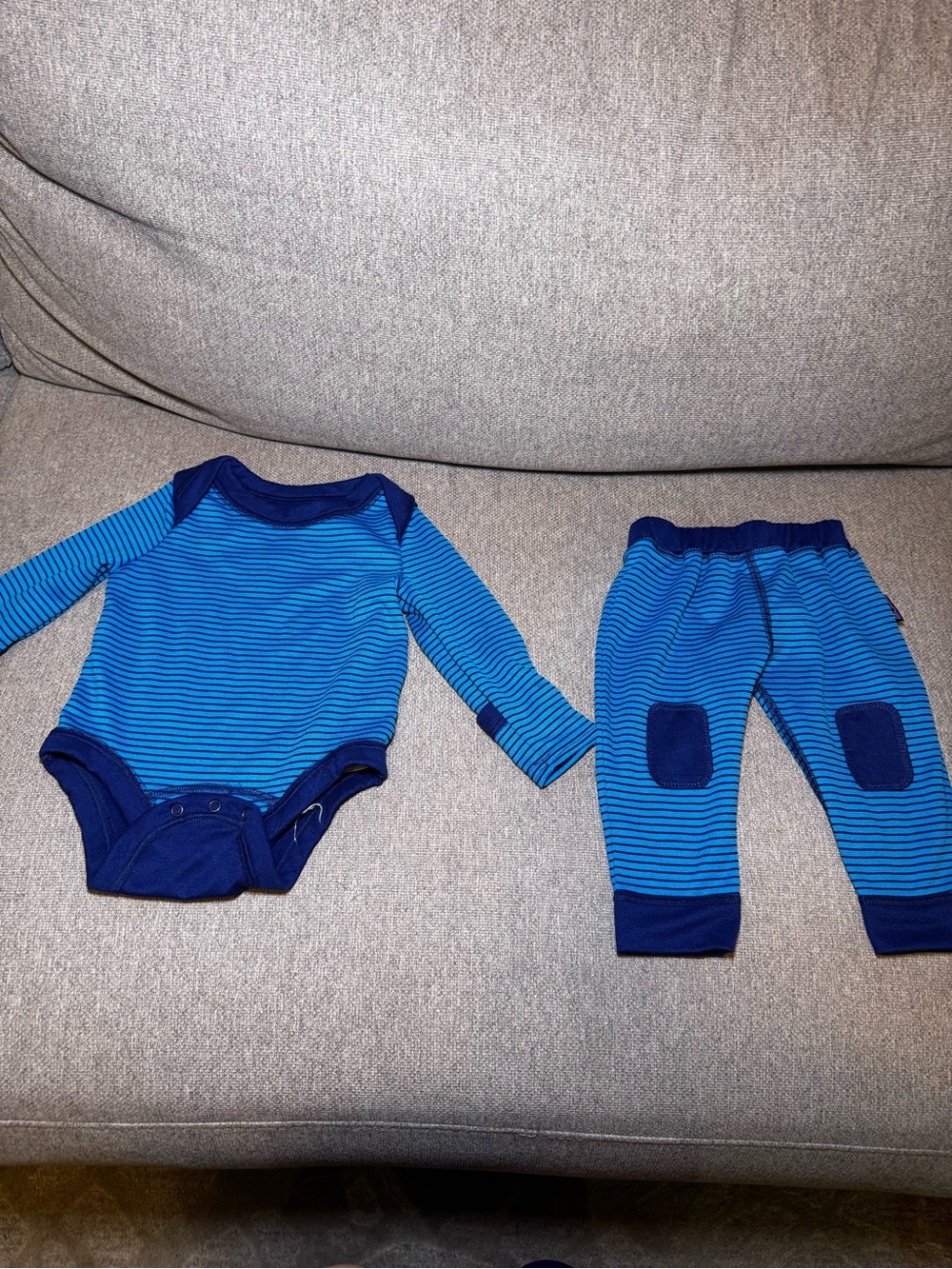 Patagonia Infant  Striped Baby One-piece long sleeve + pants base layer set 3-6M